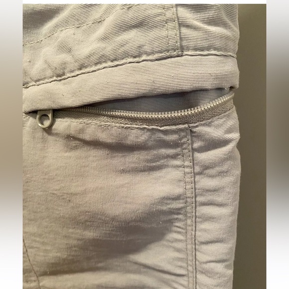 The North Face ladies hiking capris size M with zippered and Velcro pockets - Picture 8 of 10